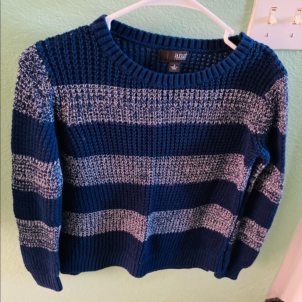 Sweater blue and white
